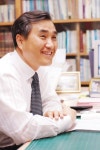 지역사회 섬기는 교회…화원교회 비전센터 운영 신용기 목사