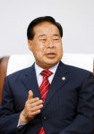 [동정] 첫 모내기 하며 현장 농업인 격려
