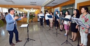 점심시간에 울려 퍼지는 하모니…경산시청 화요음악회