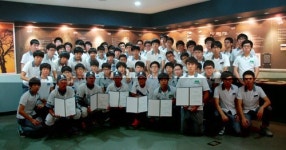 경북중·고 선배들의 내리사랑 후배들 해외 탐방 보내요
