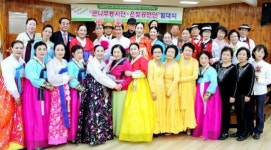 무대서 인생 2막 찾는 6070…노인복지관 은빛공연단 인기