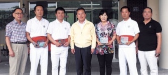 예천군청·여성단체 회원 4명 무학정 몰기 기념 자정대회