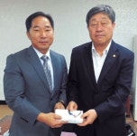 [이런일] 일신산업 송정곤 대표 온누리상품권 기탁