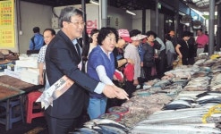 [이런일] 고령군·고령소방서 전통시장 장보기