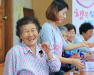 [치매 극복, 황혼 행복] <6>특화된 치매 극복 프로젝트