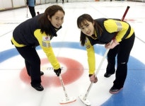 평창 금메달 꿈꾸는 의성의 컬링 자매…경북체육회 김영미·경애 씨