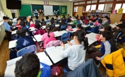 한샘초 교실마다 40명씩 꽉…삼영초 올해 신입생 9명 텅