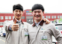 평화발레오 동반 입사 영남이공대 졸업생 김찬구·박건우 씨