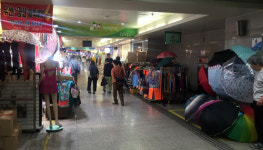 방화 셔터 아래 상품 판매 불나면…