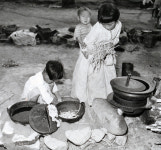 [6·25전쟁 65주년-사진으로 보는 그날]  피난민촌과 미군의 반격