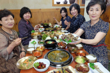 [이맛에 단골] 지정다례원 지회장 모임 ‘고향차밭골’