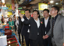 죽도시장에 바닷물 줄줄∼ 상인들 소원 풀었네!