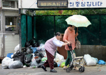 대구 서문시장 5지구 앞 쓰레기 몸살