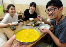 [이맛에 단골] ‘연극을 좋아하는 청춘남녀’ 대명시장 ‘하양죽집’
