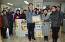 [이런일] 동우씨엠·동우봉사단 사랑의 백미 전달