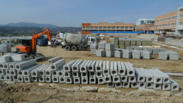 개교 열흘 지났지만… 경북중부中 아직 공사판