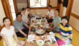 [이맛에 단골] 경북관광공사 직원들 경주 보문단지 ‘솔미가’