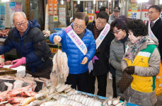 구미시 “온누리 상품권으로 전통시장 살리고 경제 지켜요”