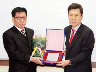 포항 개인택시 기사 박진수 씨, 1천만원 주인에 돌려줘