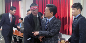 주민과 소통부터… 군위 공항 이전 간담회 파행