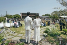 윤진서, 작은 결혼식 웨딩드레스 아닌 흰 투피스 눈길 자기만의 웨딩 꾸리는 모습 좋다