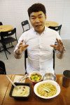 이웃집소녀떡볶이 전국 60여개 매장 수익 일부 기부