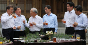 세븐브로이, 청와대 호프 미팅 건배주로 선택 국내 3번째 맥주 제조회사..대체 뭐길래?