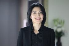 배우 윤정, 실검 등장에 누구?..영화 써니의 민효린 25년 후
