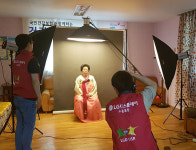 [이런일] LG디스플레이, 어르신 건강사진 무료 촬영