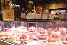 대구 토종 베이커리 르배 신세계 팝업 매장 오픈