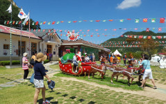 봉화 산타마을, 세계적 관광명소로!…분천 산타빌리지 조성 추진