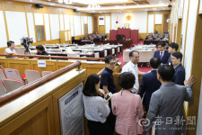 [나와 생각이 다른 사람과 잘 지내기]  정치, 그 가능성의 예술을 보고 싶다