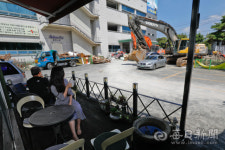 KT, 이전 사옥에 있던 카페 임차인에 퇴거 압박 논란