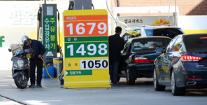 [현장사진] 유류세 인하 여파 11월 6일부터 휘발유 123원 하락 예상 기다렸다 주요소 가야 하나?