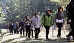 2018 함께 걷는 경주 왕의 길 여섯 번째 행사 1천 500명 참여 성료