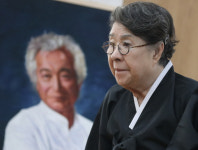 [현장사진] 최불암 가장 먼저 신성일 빈소 조문…이순재, 안성기, 김수미 등 발길 이어져