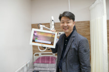 노인병원의 혁신 고객과 직원마음 사로잡은 이윤환 인덕의료재단 이사장
