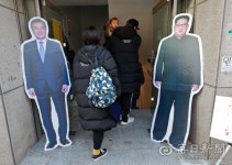 [포토뉴스] 김정은 찬양을 그만두라 활빈단 1인 시위