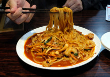 [노포 이야기] ⑦ 65년간 2대째, 야끼우동 원조의 맛…대구 동성로 중화반점