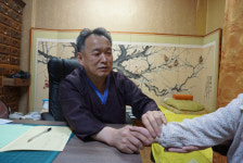 경산 삼대한의원 김덕호 원장, 경산시 드림스타트에 한약 후원