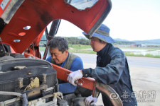 경북 예천 풍양면 만물수리상으로 통하는 풍양종합농기계 최병태 대표  