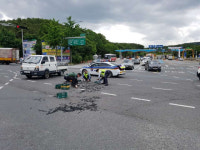 대구 칠곡 IC네거리 지나던 2.5t 화물차서 금속부품 쏟아져
