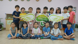 [천사의기적]나눠서 기쁨 두배! 고사리손으로 연 아나바다 행사 수익금 전달