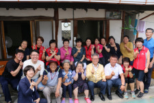청도읍, 도배와 청소 등 주거환경개선 봉사활동