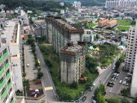 공사 중단 칠곡 흉물 아파트 해결 실마리 찾나