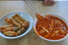 단짠매 조합의 빨간 맛…떡볶이의 무한변신