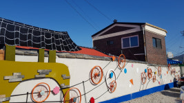 자전거 도시 경북 상주 구도심에 자전거 달린 벽화 등장 눈길