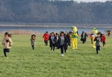 푹신한 양탄자에서 뛰어노는 것처럼 재밌고 신나