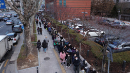 대구지역 우체국 마스크 판매 첫 날…28분 만에 매진