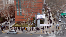 [포토뉴스] 또 늘어선  마스크 구입 행렬…28일은  우체국·약국·농협하나로마트서 구입 가능